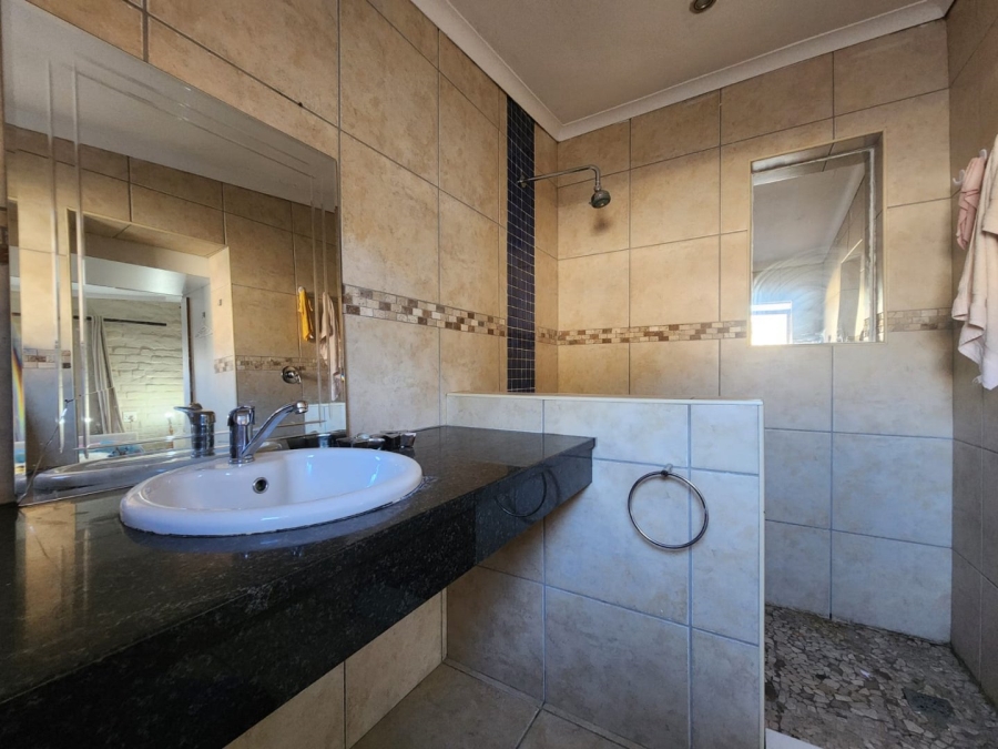 5 Bedroom Property for Sale in Bodorp Western Cape